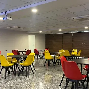 Bluo 1bhk - Balcony, Lift, Gym, Parking 3*, Gurgaon India